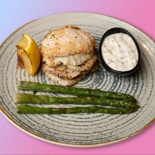 Пилешко филе с чипс от целина