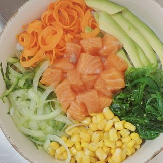 Меню Поке боул със сьомга