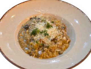 Ризото със свинско и гъби - 300 гр.