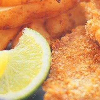 Паниран пилешки шницел (150г)