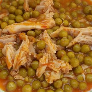 Пиле с грах