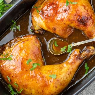 Пилешко бутче с гарнитура (100г)