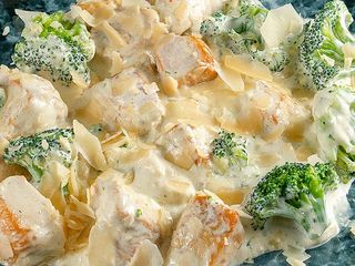 Пилешко с броколи и сметана