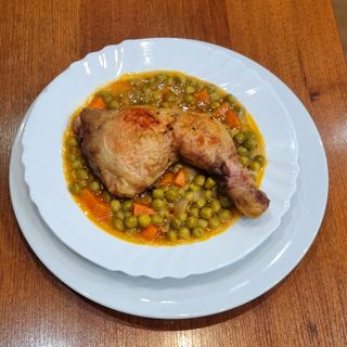 Пиле с грах