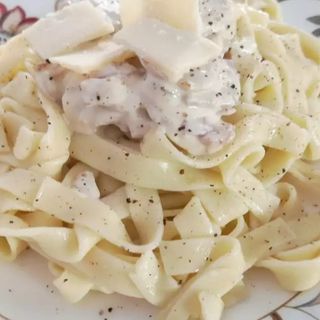 Талиатели с шунка и броколи