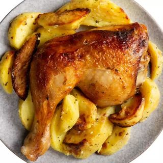 Пиле с картофи