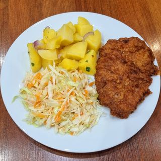 Шницел с гарнитура