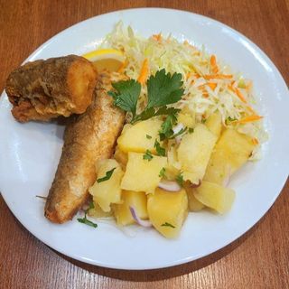 Пържен хек с гарнитура
