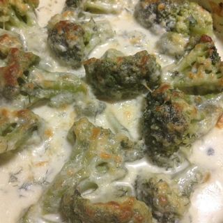 Броколи с топено сирене и сметана (350г)