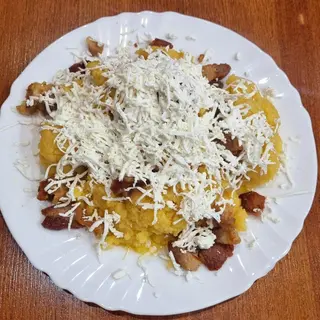 Качамак със сирене и пръжки
