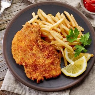 Виенски шницел с гарнитура свинско месо (300г)