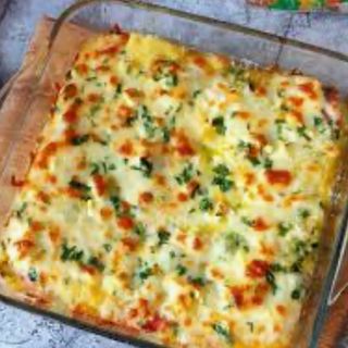 Запечени картофи със сирене (400г)