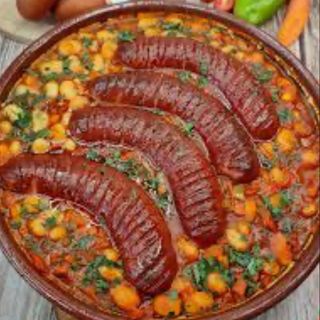 Боб с наденица (300г)