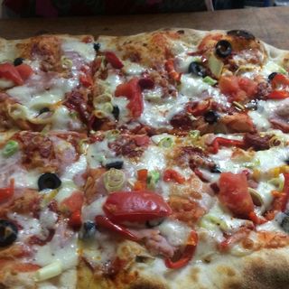 Пица Фамилия (1200гр)