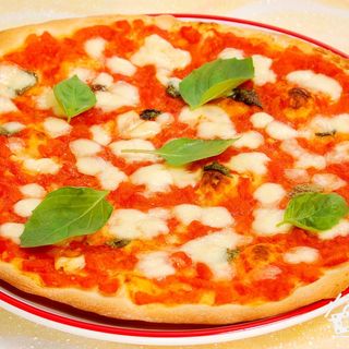 Пица с пилешко и сметана (2200гр)