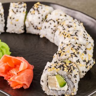 Суши Урамаки пиле (8бр)