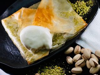 Катмер с Шамфъстък и Сладолед