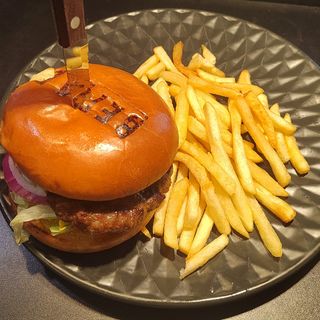 Бургер с дърпано свинско месо