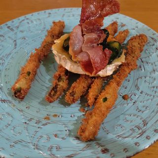 ХРУПКАВИ АСПЕРЖИ С КОЗЕ СИРЕНЕ