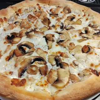 ПИЦА ТРЮФЕЛ С ПИЛЕ