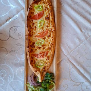 Пиде с кашкавал