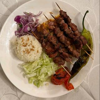 Агнешки чоп шиш с гарнитура