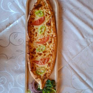 Пиде с кашкавал