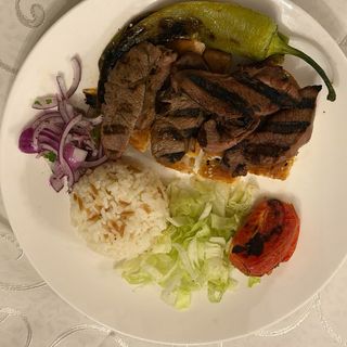 Телешко бон филе с гарнитура