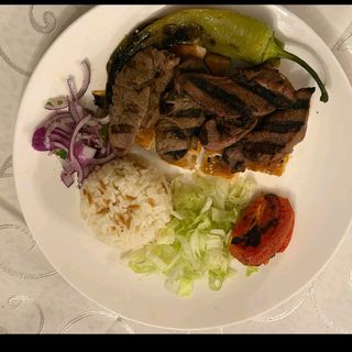 Агнешко бон филе с гарнитура