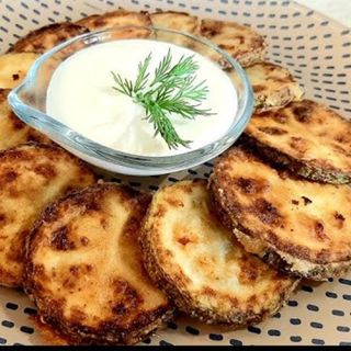 Тиквички с млечен сос