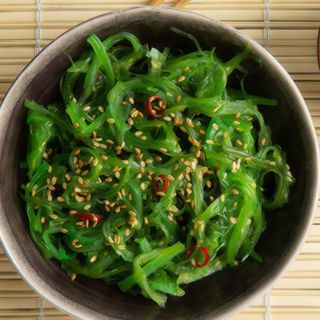 Салата от водорасли лютива (300г)