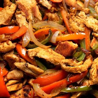 Пилешко месо по Юсиянски (500г)