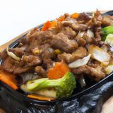 Телешко месо къкрещо върху метална плоча (400г)