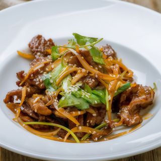 Агнешко със зеленчуци (500г)