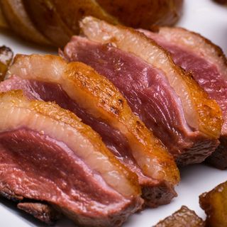 Патешко с картофи в соев сос (500г)