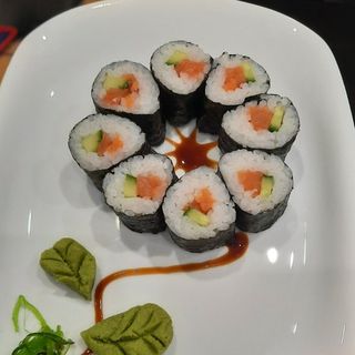 Хосомаки сьомга (110гр)