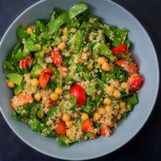 Салата Спанак с киноа