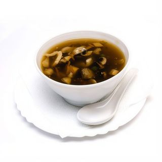 018. Супа пресни гъби и пилешко филе (300гр)