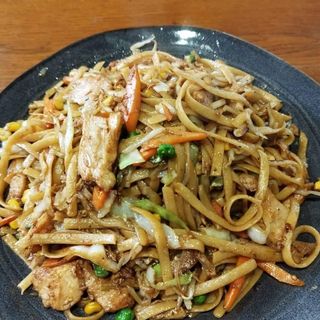 Нудли с три вида месо (700гр .)