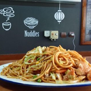 Спагети  с пиле 0.400 гр 