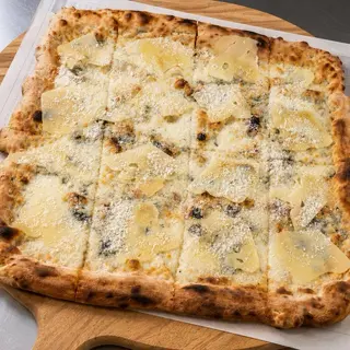 Пица Куатро формаджи (50х50см)