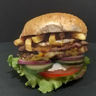 Мега конски бургер (650г)