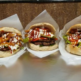 Чийз Бургер х3 бр + картофки и кола х3 бр