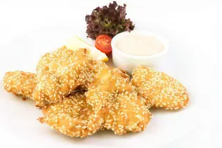 Пилешки хапки със сусам (200г)