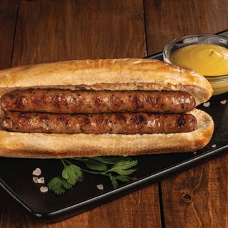 Сандвич с карначе и сос