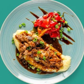 Бавно печено дърпано свинско