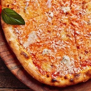 Пица Куатро Формаджи