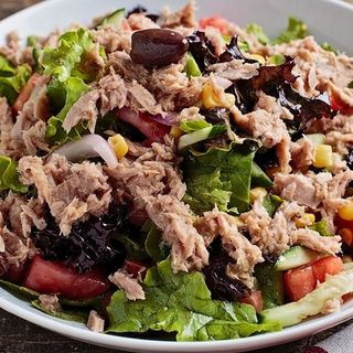 Салата с риба Тон