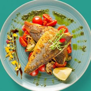 Филе от лаврак с печени тиквички