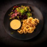 Хрупкави калмари с ремулад (250г)